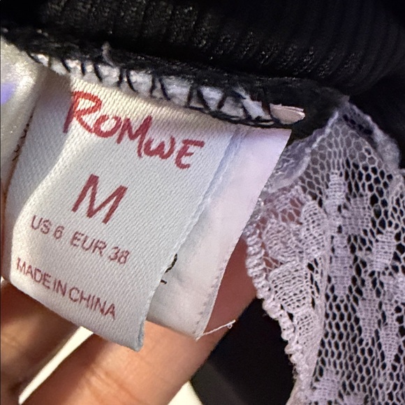 ROMWE Black/white cap sleeve dress with lace detail - Picture 7 of 7